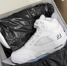 Load image into Gallery viewer, Jordan 5 "White Metallic"