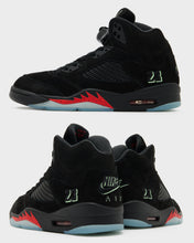Load image into Gallery viewer, Jordan 5 "Halloween"